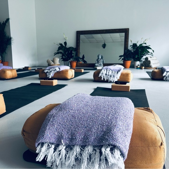 Good quality Yoga bolster’s - Picture 2 of 2